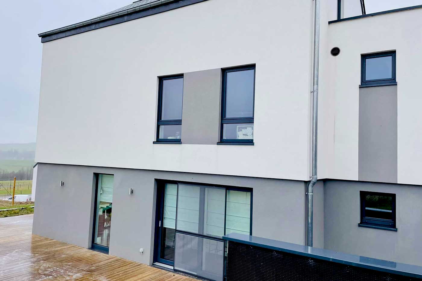 TECHNIQUE PRO COUVERTURE :  Artisan couvreur à Quimper et dans le Finistère sud (29) : Travaux de couverture & zinguerie. Nettoyage & peinture hydrofuge toit. Etanchéité toit plat terrasse. Nettoyage, démoussage, ravalement peinture et imperméabilisation façade.  Nettoyage des extérieurs : pavé, allée, dallage, muret, terrasse …